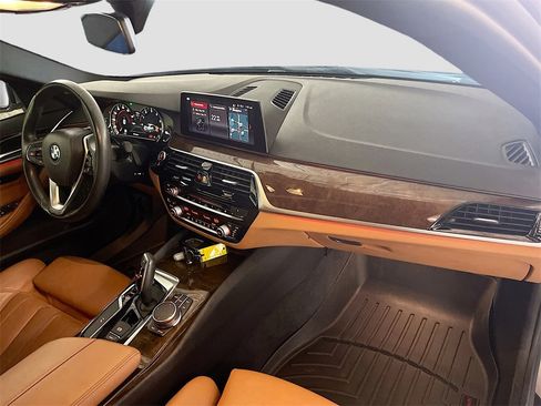 Used 2019 BMW 540i w/ Convenience Package image 30