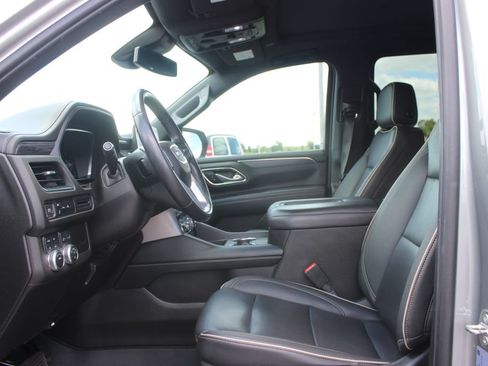 Used 2023 GMC Yukon XL SLT AWD/4WD image 18
