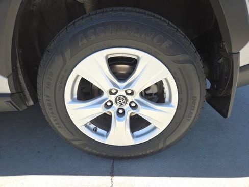 Used 2019 Toyota RAV4 XLE w/ All Weather Liner Package FWD image 12