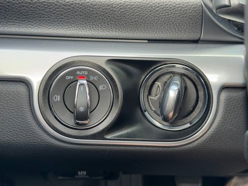 Used 2024 Porsche 718 Boxster image 18