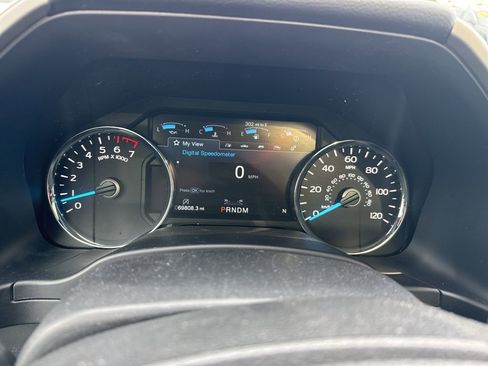 Used 2019 Ford F150 Lariat w/ Equipment Group 502A Luxury image 22