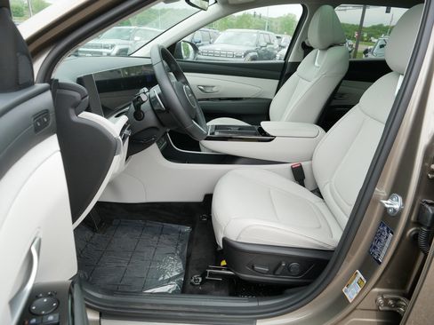 Used 2026 Hyundai Tucson Limited AWD/4WD image 12