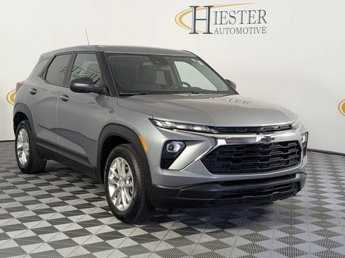 Certified 2024 Chevrolet TrailBlazer LS w/ LS Convenience Package FWD image 2