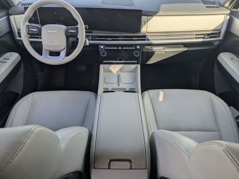 Used 2025 Hyundai Santa Fe Limited image 19