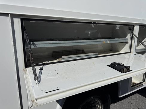 Used 2010 Chevrolet Express 3500 image 35