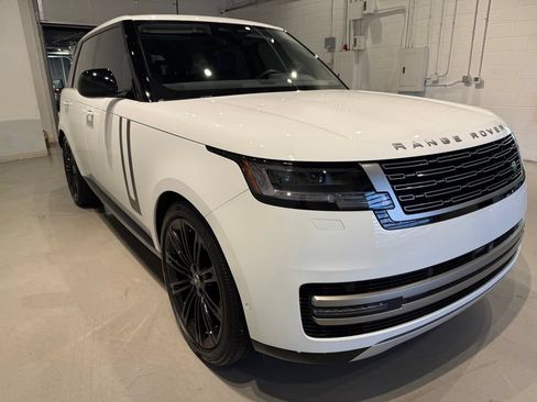 Used 2025 Land Rover Range Rover SE AWD/4WD image 10