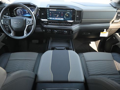 Used 2026 Chevrolet Silverado 2500 ZR2 w/ LPO, Dark Essentials Package image 3