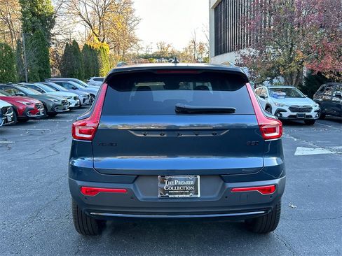 New 2026 Volvo XC40 B5 Ultra w/ Climate Package image 3