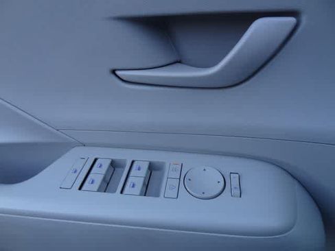 Used 2024 Hyundai Kona SEL AWD/4WD image 10