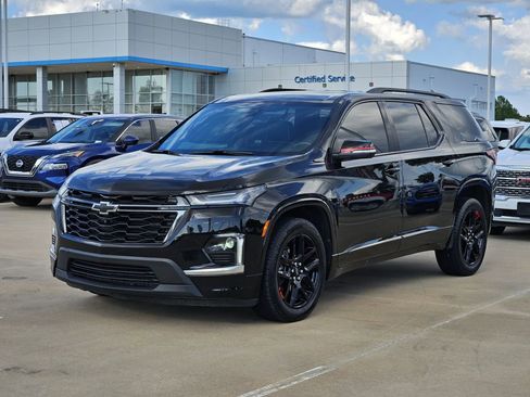 Used 2023 Chevrolet Traverse Premier w/ Redline Edition AWD/4WD image 3