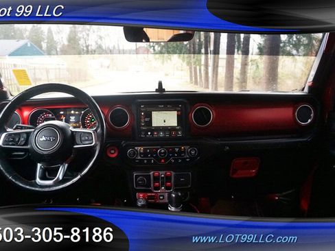 Used 2018 Jeep Wrangler Unlimited Rubicon AWD/4WD image 2