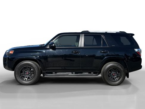 Used 2023 Toyota 4Runner SR5 Premium w/ Moonroof Package RWD image 2