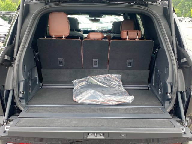 New 2027 Lincoln Navigator Reserve AWD/4WD image 27