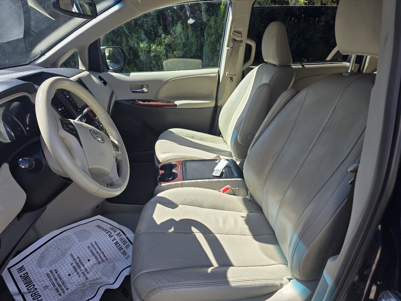 Used 2012 Toyota Sienna XLE FWD image 15