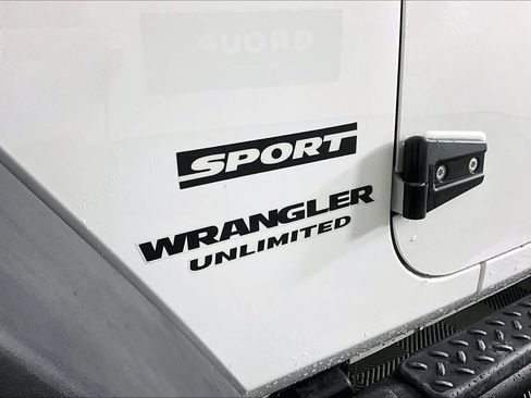 Used 2015 Jeep Wrangler Unlimited Sport w/ Quick Order Package 24S AWD/4WD image 25