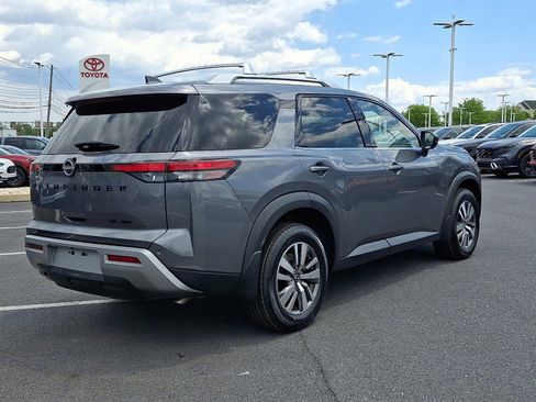 Used 2023 Nissan Pathfinder SL w/ Lighting Package (N92) AWD/4WD image 6
