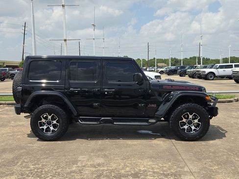 Used 2022 Jeep Wrangler Unlimited Rubicon w/ Cold Weather Group AWD/4WD image 2