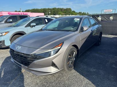 Used 2022 Hyundai Elantra SEL w/ Convenience Package