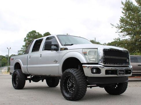 Used 2015 Ford F250 Lariat w/ Lariat Ultimate Package image 3