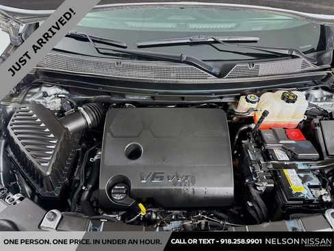 Used 2024 Chevrolet Traverse Premier w/ Redline Edition image 33