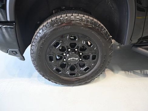 Used 2024 Chevrolet Silverado 2500 LTZ w/ LTZ Plus Package AWD/4WD image 34