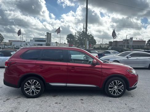 Used 2016 Mitsubishi Outlander SE FWD image 4