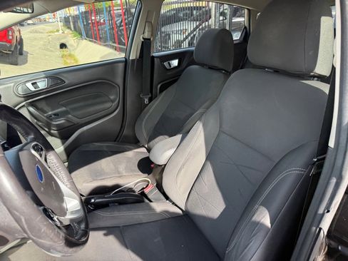 Used 2015 Ford Fiesta SE image 28