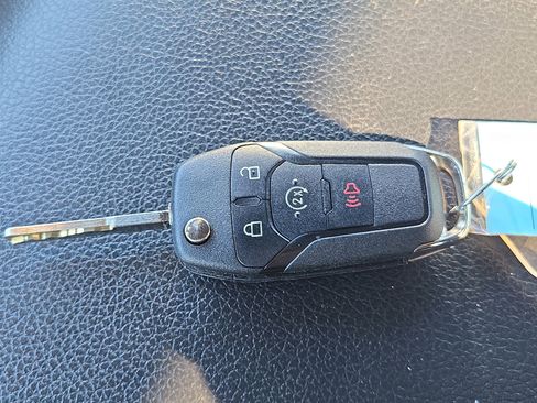 Used 2022 Ford F350 Lariat w/ Chrome Package image 31