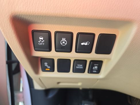 Used 2019 Nissan Pathfinder SL FWD image 23