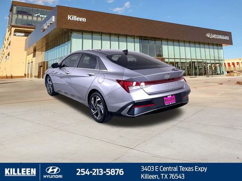 Used 2025 Hyundai Elantra SEL image 6