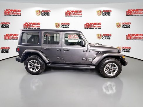 Used 2022 Jeep Wrangler Unlimited Sahara w/ Cold Weather Group AWD/4WD image 18