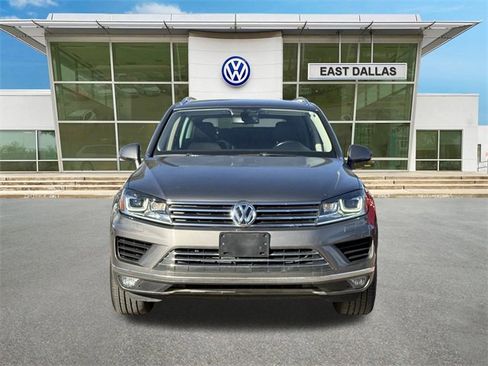 Used 2015 Volkswagen Touareg Sport image 6