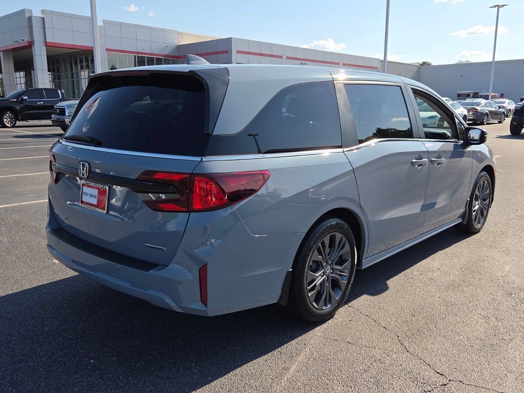 Used 2025 Honda Odyssey Touring image 13