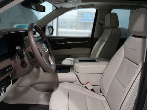 Used 2023 GMC Yukon XL Denali w/ Max Trailering Package image 16