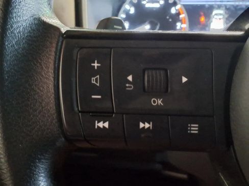Used 2023 Nissan Rogue SV AWD/4WD image 25