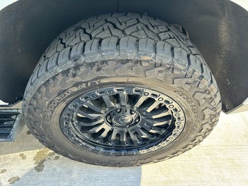 Used 2023 GMC Yukon Denali Ultimate image 24