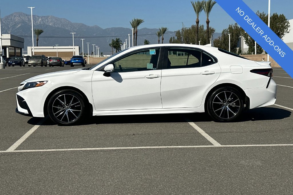 Used 2024 Toyota Camry SE FWD image 7