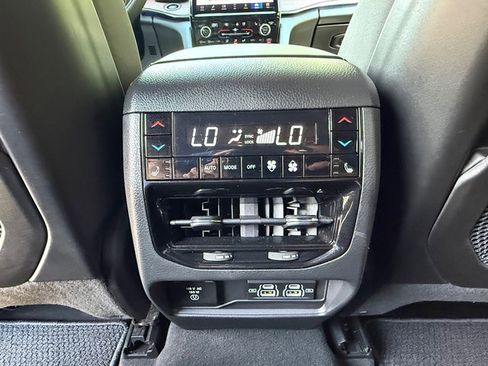 Used 2023 Jeep Grand Cherokee Summit w/ Adv Protech Group IV AWD/4WD image 17