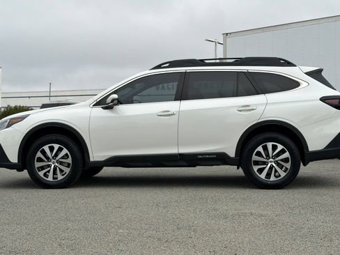 Used 2022 Subaru Outback Premium AWD/4WD image 7