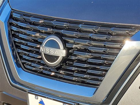 Used 2023 Nissan Rogue S image 9