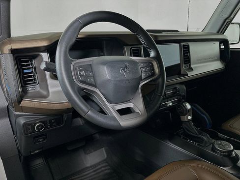 Used 2023 Ford Bronco Outer Banks image 9