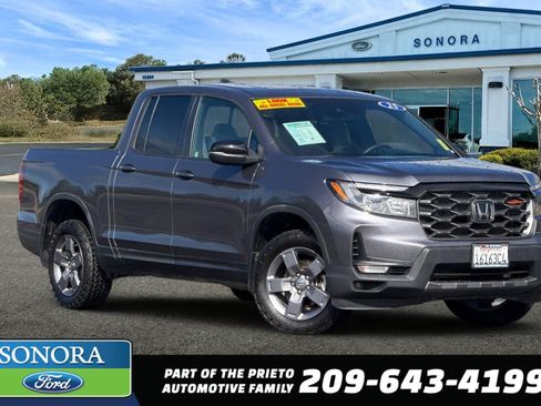 Used 2025 Honda Ridgeline TrailSport image 1