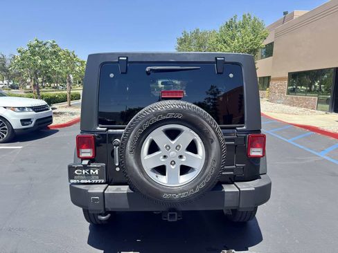 Used 2013 Jeep Wrangler Unlimited Sport image 9