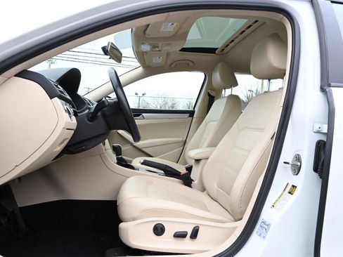 Used 2019 Volkswagen Passat 2.0T Wolfsburg w/ Wheels & Sunroof Package image 13