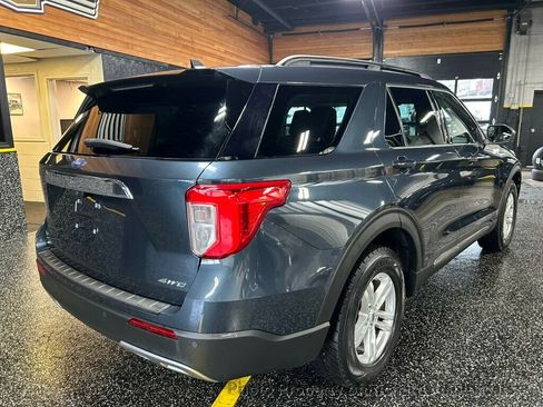 Used 2022 Ford Explorer XLT AWD/4WD image 4