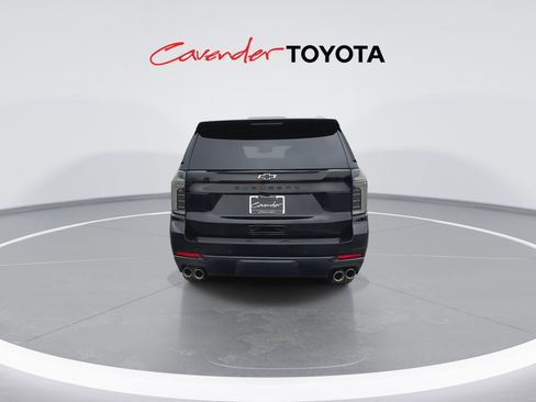 Used 2025 Chevrolet Suburban Z71 w/ Comfort Package image 7