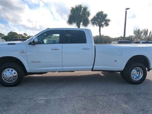 Certified 2022 RAM 3500 Laramie image 7