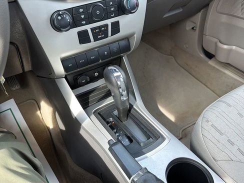 Used 2011 Ford Focus SE image 16