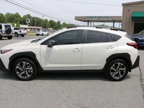 Used 2024 Subaru Crosstrek 2.0i Premium AWD/4WD image 2