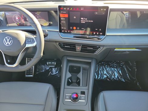 New 2026 Volkswagen Tiguan SE R-Line image 5